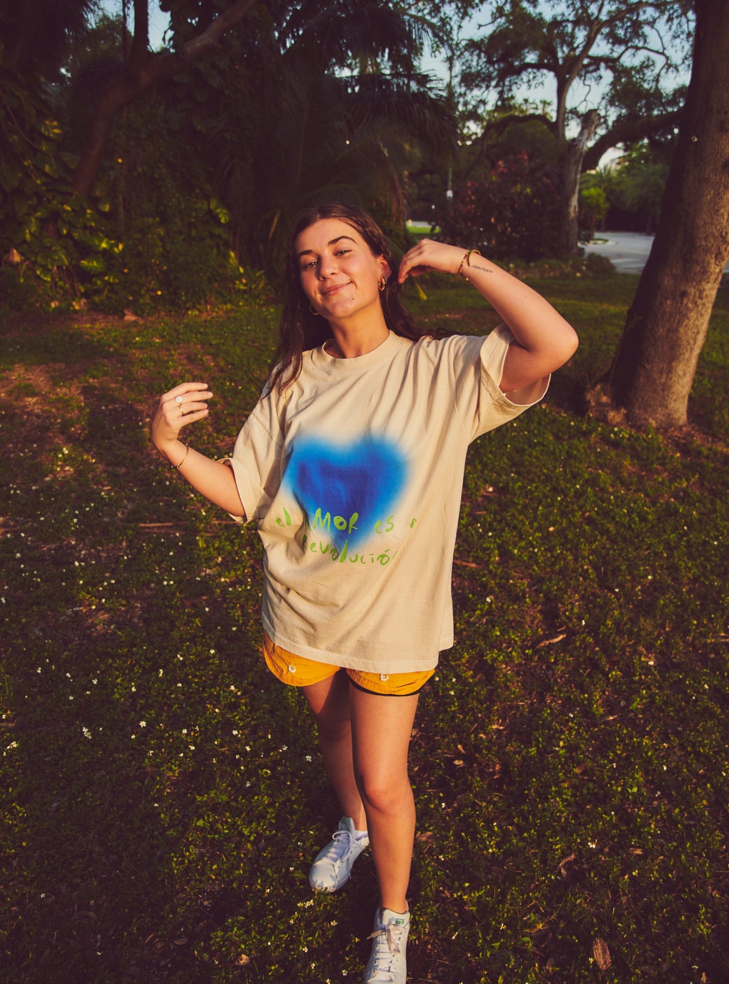 El Amor Tee