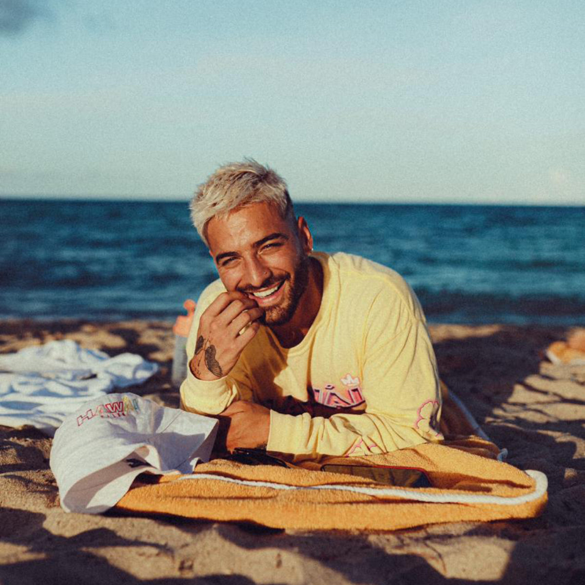 Maluma - Hawái Yellow Long Sleeve Tee